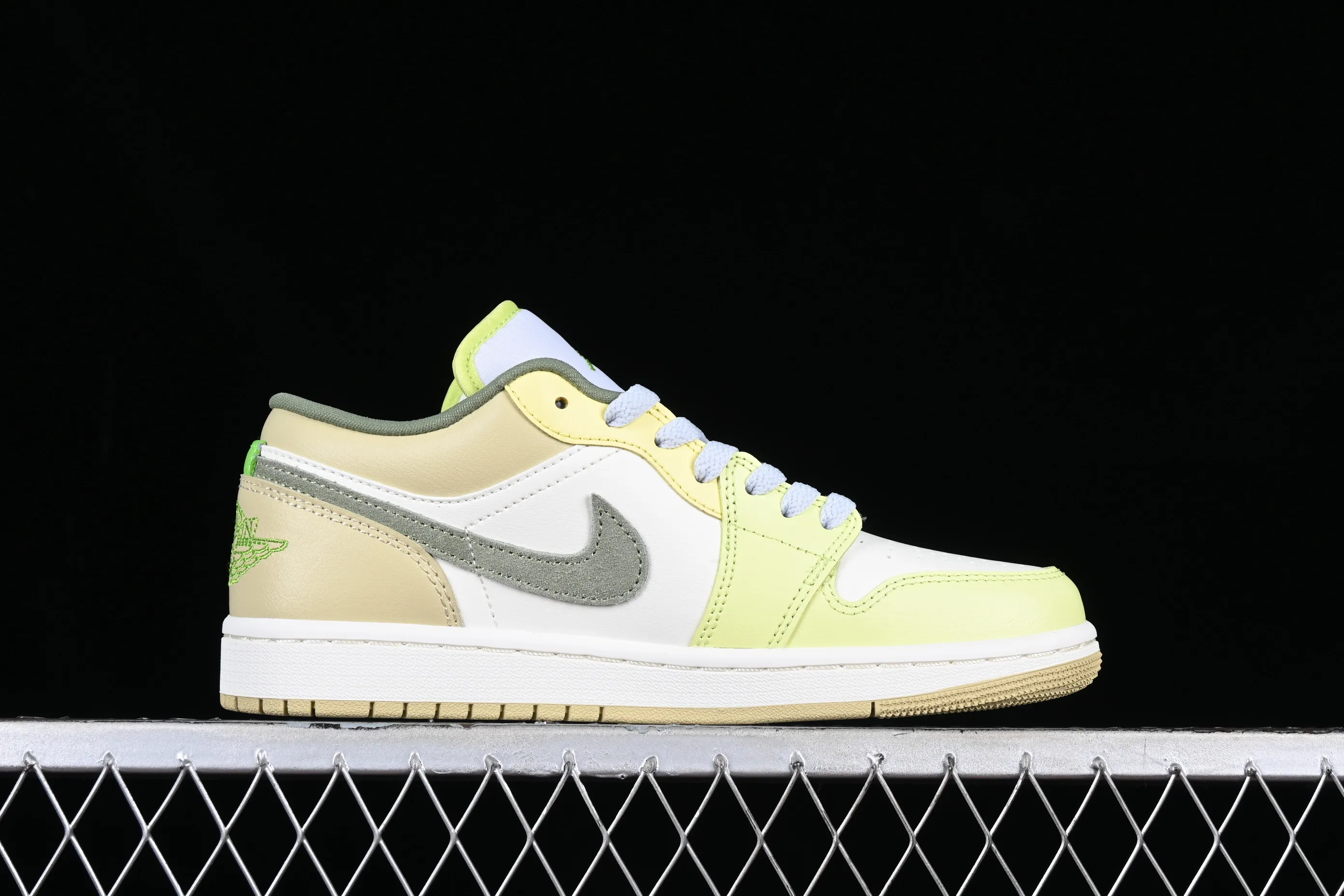 All categories Air Jordan Jordan series basketball shoes Air Jordan 1 Low G version pure original Air Jordan 1 Low AJ1 Joe 1 fresh white and green cultural low-top basketball shoes FD9906-131